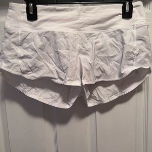 Lululemon, size 6, speed up 2.5 inch